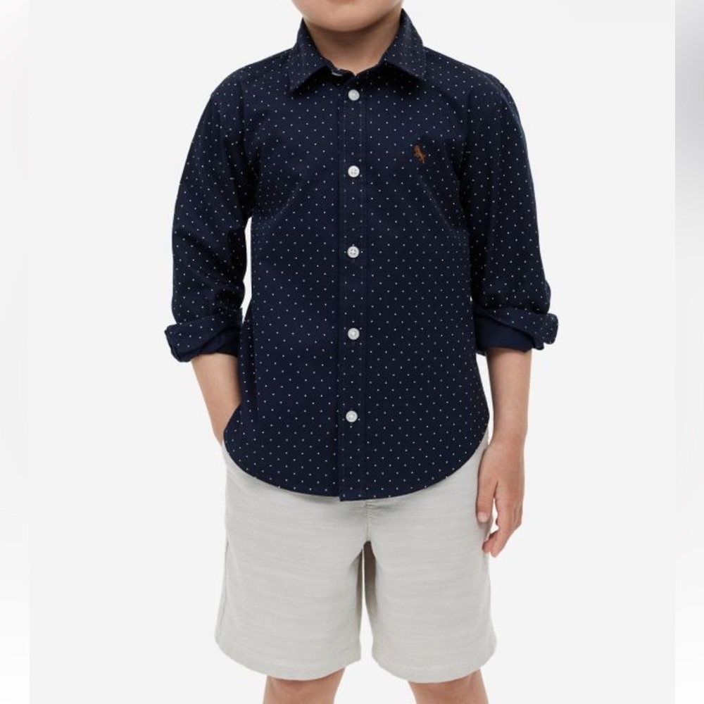 H&M boys cotton long sleeved button down shirt in size 6-7 year old.